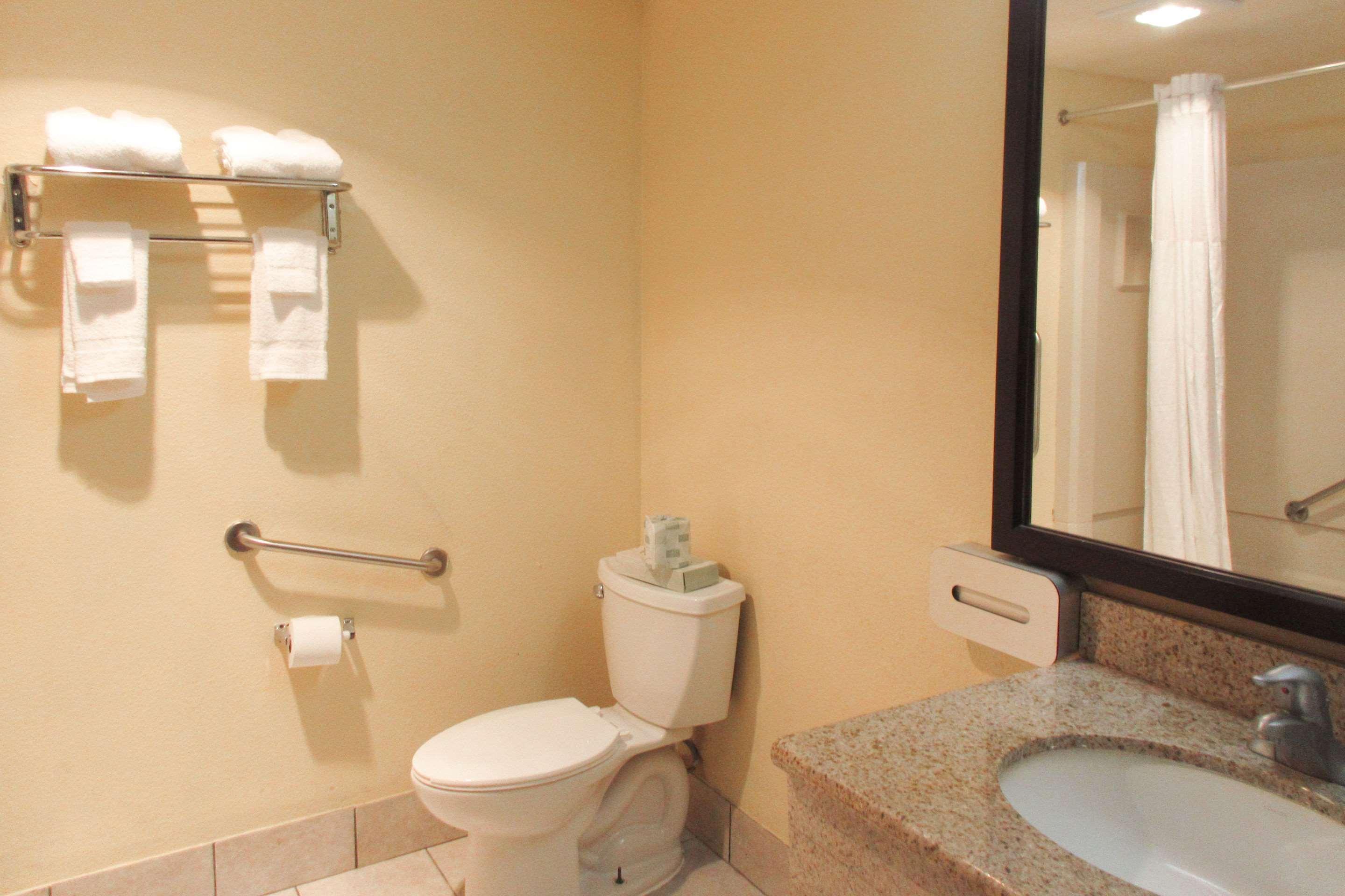 Quality Inn & Suites Цинциннати Экстерьер фото