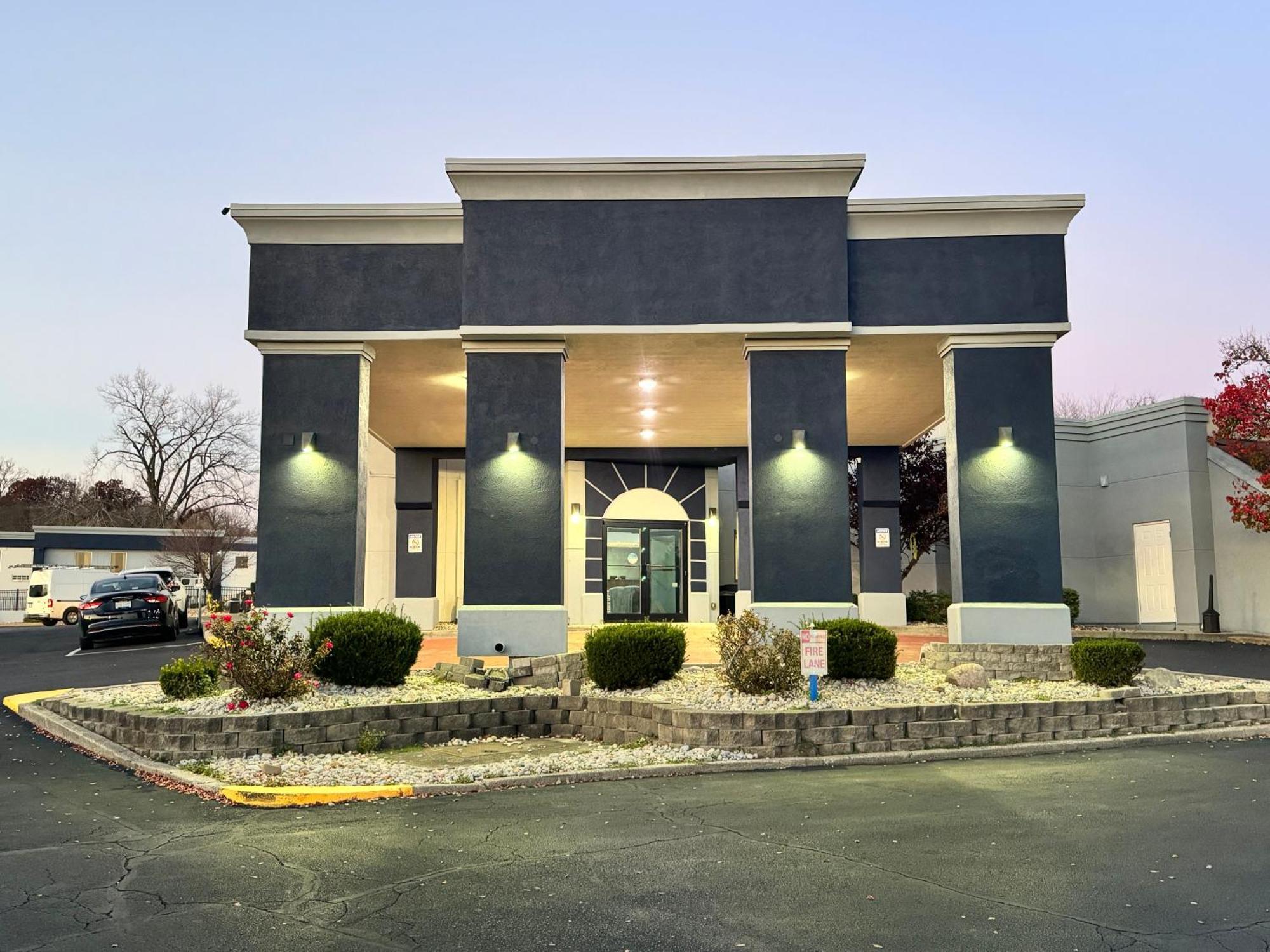 Quality Inn & Suites Цинциннати Экстерьер фото