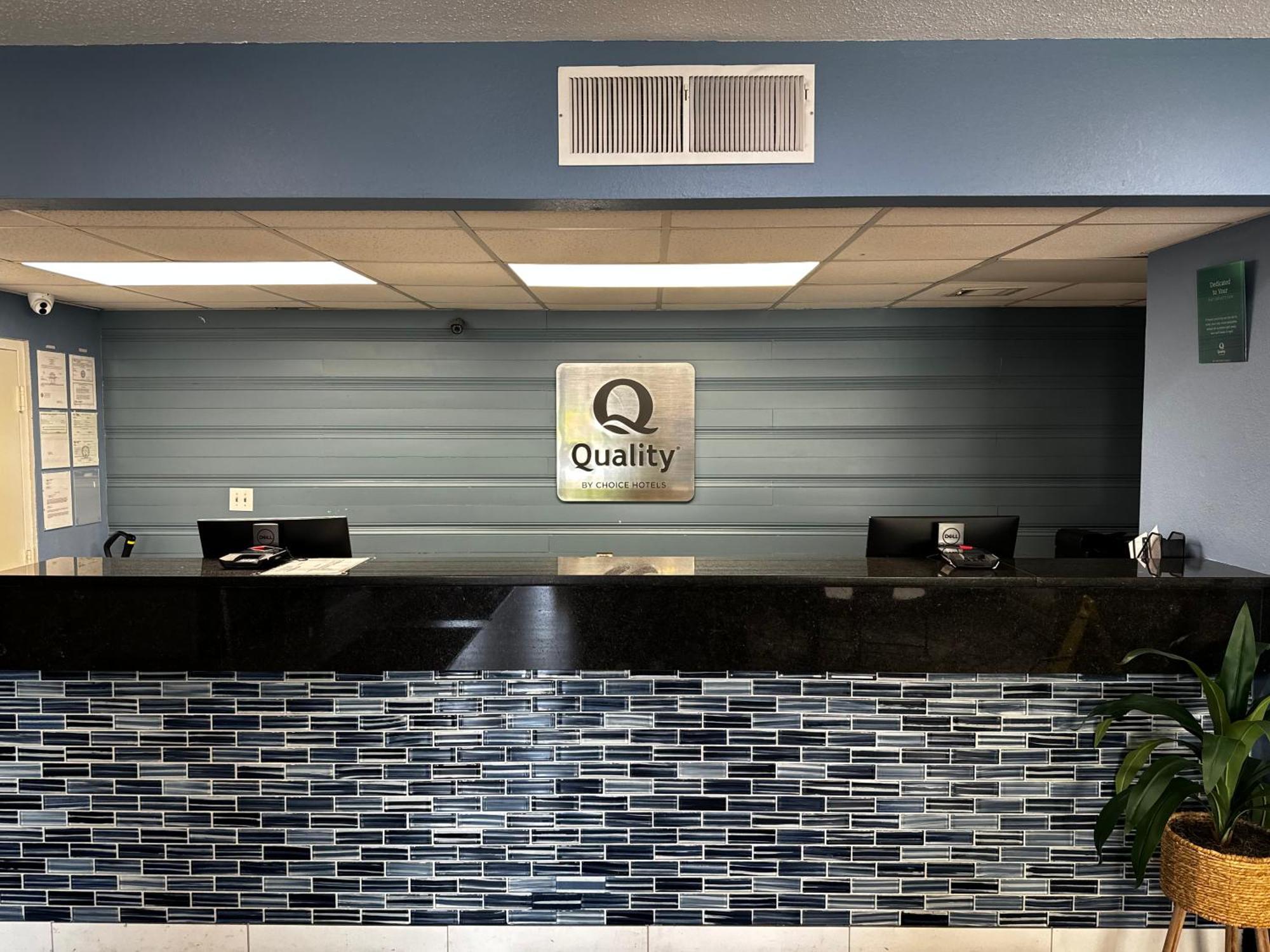 Quality Inn & Suites Цинциннати Экстерьер фото