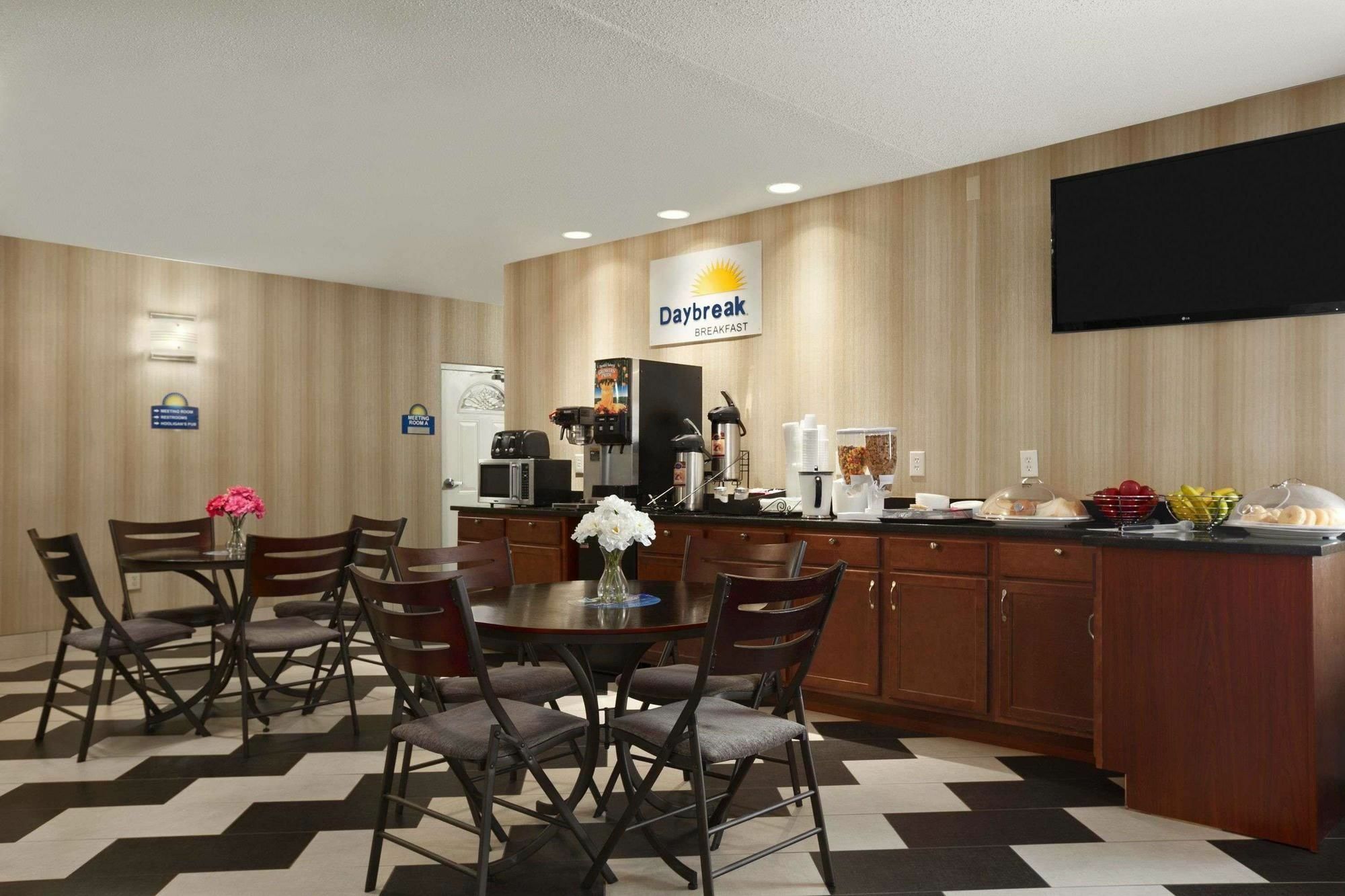 Quality Inn & Suites Цинциннати Экстерьер фото